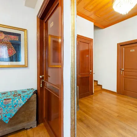 Brown Mansion Oldcity *